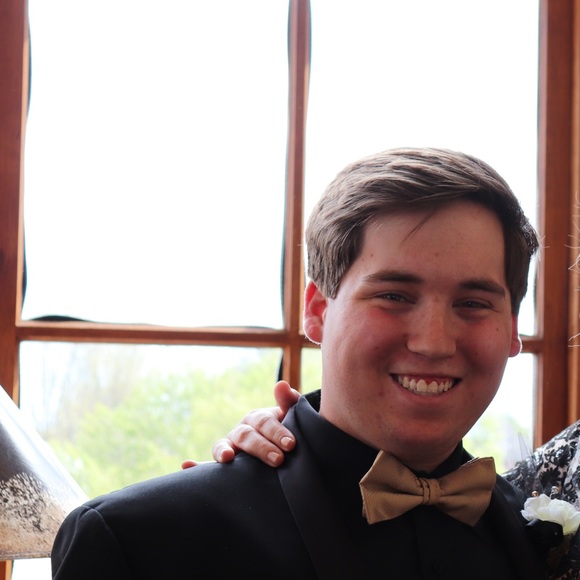 Meet your Posher, Kendrix - Picture 1 of 1